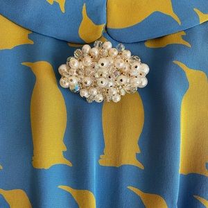 Bougie Vintage Retro Crystal + Faux Pearl Cluster Pin Brooch Estate